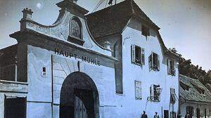 Das Portal der Hauptmühle steht noch, daneben wurde jedoch ein Neubau errichtet