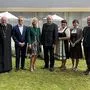 Investoren und Ehrengäste bei der Eröffnung