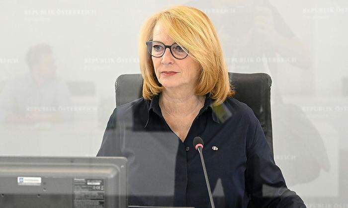 Vorsitz führt die zweite Nationalratspräsidentin Doris Bures (SPÖ)