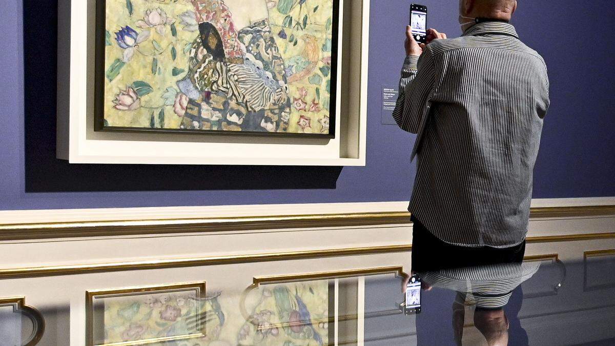 Klimts &quot;Dame mit Fächer&quot;, zu sehen 2021 im Oberen Belvedere