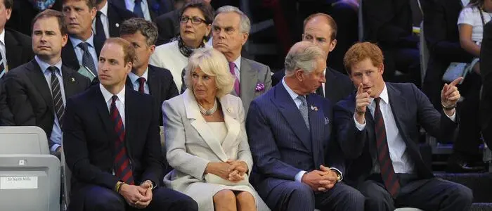 Ein Bild aus vergangener Zeit: Prinz Harry mit seinem Vater Charles, seiner Frau Camilla und Bruder William (von rechts nach links)