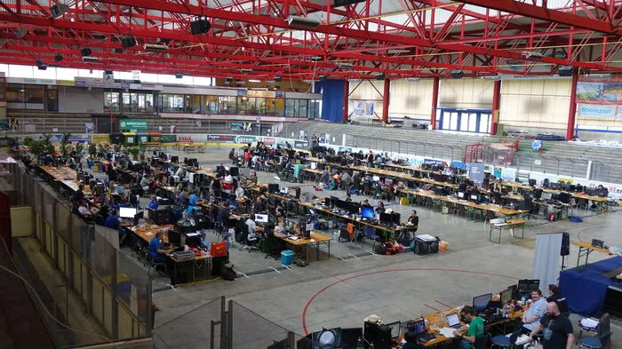 Noch bis Sonntag findet in der Kapfenberger Eishalle eine Lan-Party statt.
