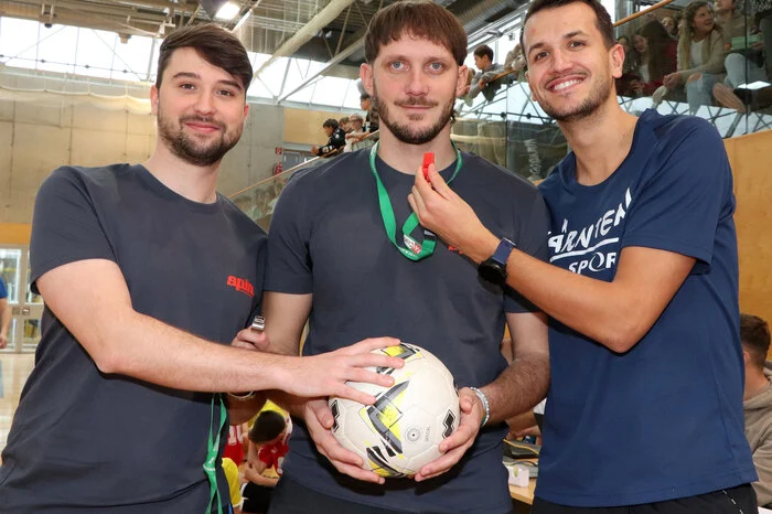 Das Schiedsrichterteam von Links: Kevin Hinteregger, Petar Maric und Bejamin Lamzari.