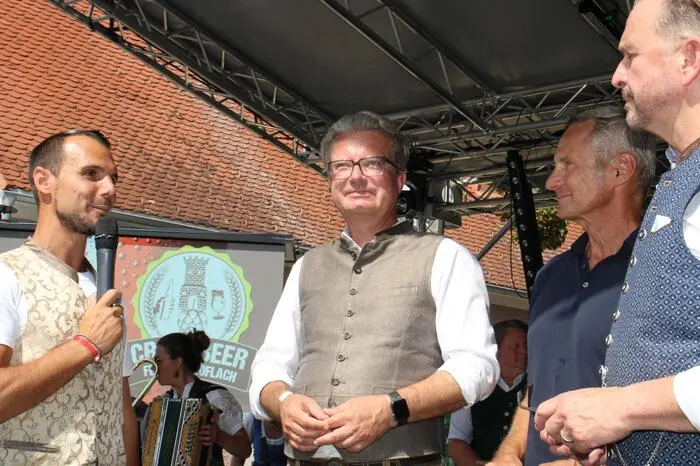 Die Teilnahme ließ sich heuer auch Landeshauptmann Christopher Drexler nicht nehmen. Er appellierte, dass solche Traditionen unbedingt erhalten bleiben müssen.