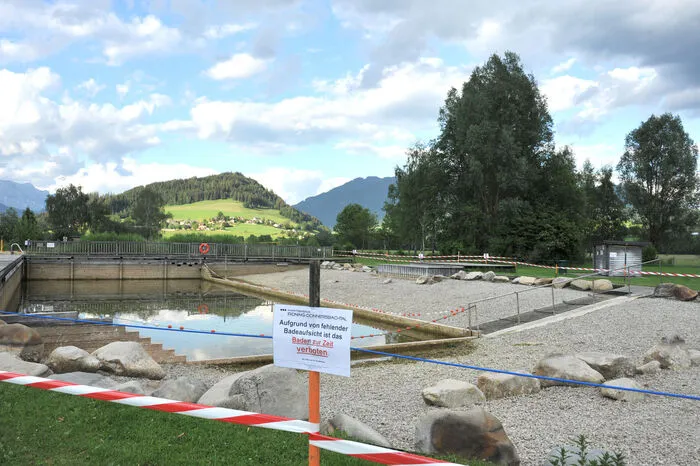 Nur in der Mitte steht etwas Wasser