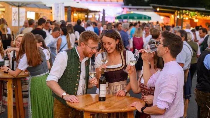 Die Steirische Weinwoche am Leibnitzer Marenzigelände ist längst auch ein gesellschaftliches Event
