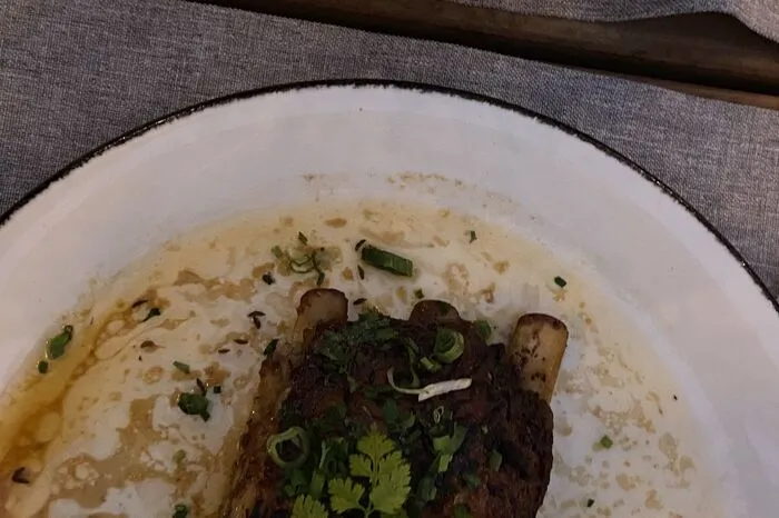 Hier zu sehen: Spare Ribs St. Louis Cut vom Edel-Duroc-Schwein mit einer "Steirer Glasur" - inkl. Bratlfettn (!)