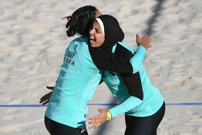 Bis 2012 waren die knappen Bikinis bei den Beachvolleyball-Damen Vorschrift. Heuer trat mit Nada Meawad und Doaa Elghobashy aus Ägypten erstmals ein muslimisches Frauenteam bei Olympia an - in schwarz-türkisen Ganzkörper-Anzügen.