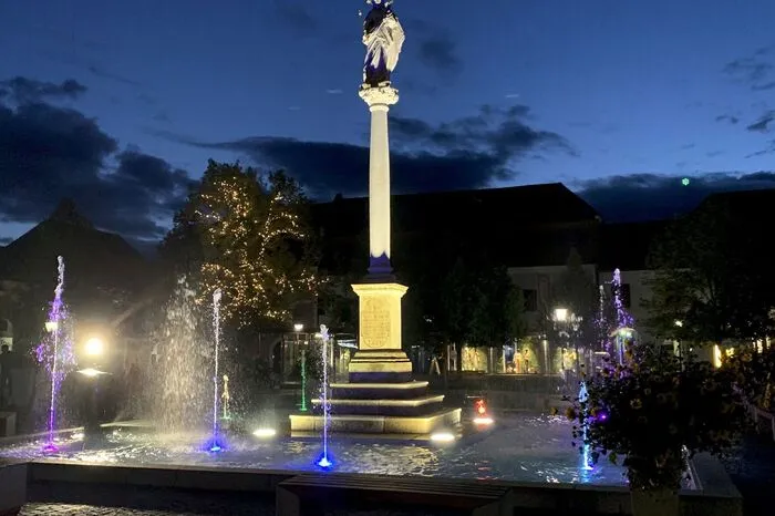 Drei Musikstücke - "I wü wieder han nach Fürstenfeld", der Erzherzog-Johann-Jodler und das "Ave Maria" - werden stimmungsvoll umgesetzt.