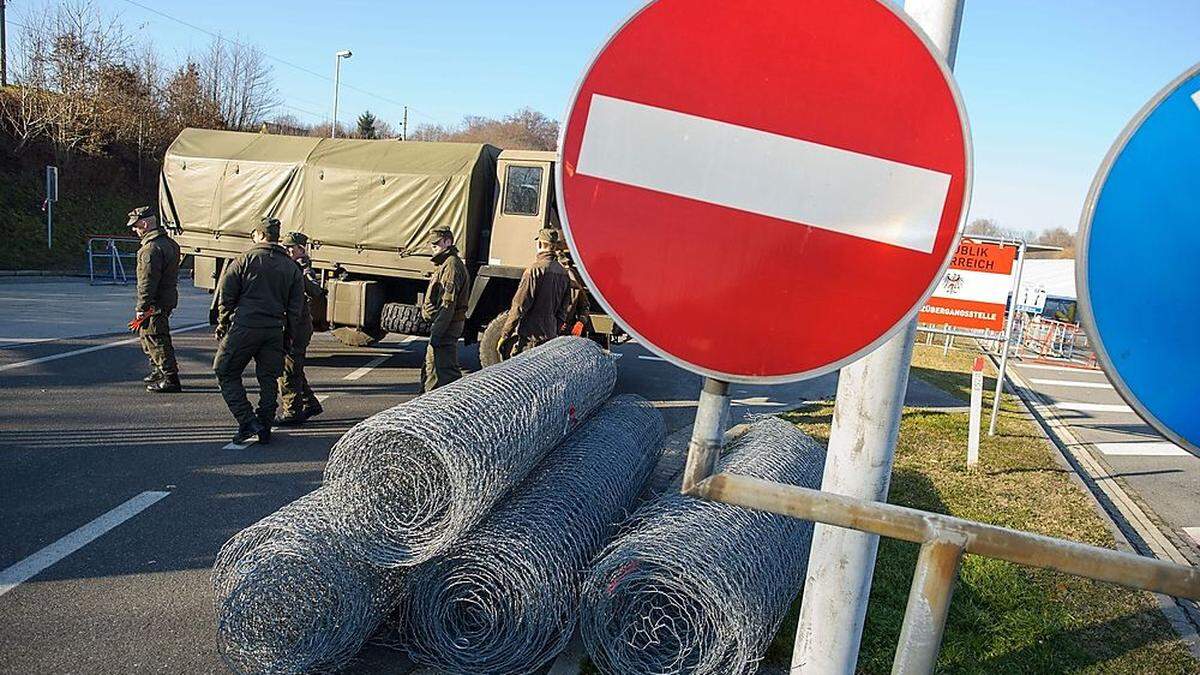 Endstation Spielfeld: Wenn die Notverordnung greifen soll, müssen vorher noch alle Rahmenbedingungen geklärt werden