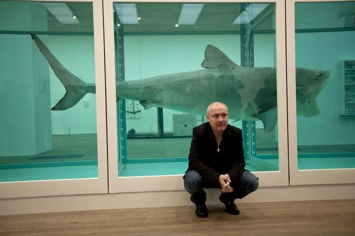 Damien Hirst selbst sah 2013 Aufregung voraus: "Es ist die erste Nacktskulptur im Nahen Osten. Das ist sehr mutig“, sagte er damals.