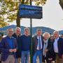 Kulturstadtrat Franz Petritz, Vizebürgermeister Alexander Kastner, Hannes Jagerhofer, Bürgermeister Christian Scheider, Inge Unzeitig und Rainer Husar bei der Einweihung der Promenade