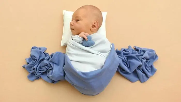 Leo Valentin | Seit 27. September um 5.34 Uhr bereichert Leo Valentin (3450 g, 52 cm) das Leben seiner überglücklichen Eltern Selina Hermann und Roland Duller. Der kleine Schatz genießt es, umsorgt und verwöhnt zu werden. Aufwachsen wird Leo Valentin in der schönen Draustadt Villach. 