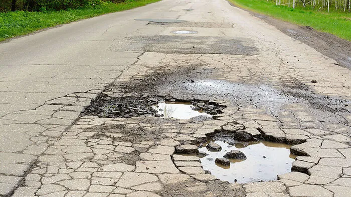 Die Straßenerhaltung ist Sache von Eigentümern und Servitutsberechtigten