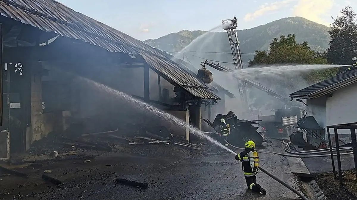 Die Höhe des Sachschadens ist derzeit noch nicht klar, dürfte aber enorm sein