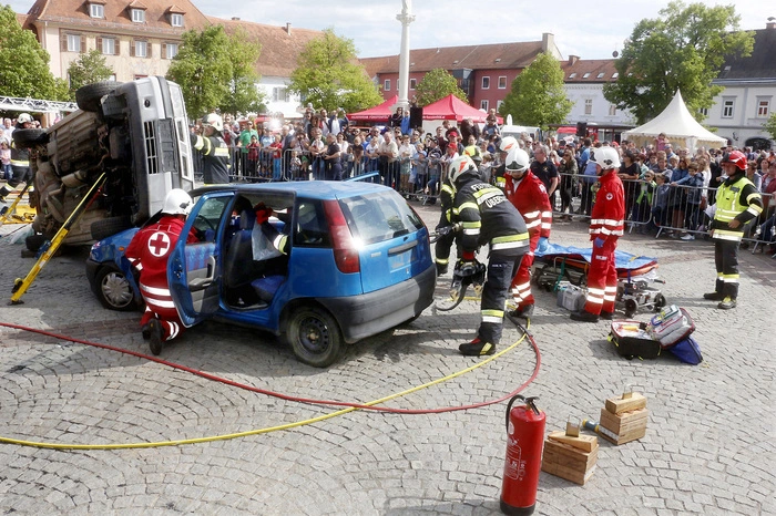 Miteingebunden waren insgesamt 150 Einsatzkräfte der Feuerwehr...