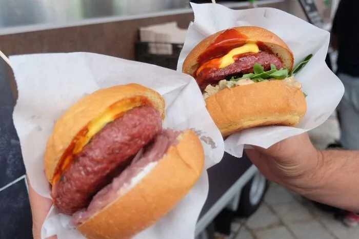 Ob Burger oder Vegetarisches, ob exotisch oder regional - für jeden ist das passende Schmankerl dabei.