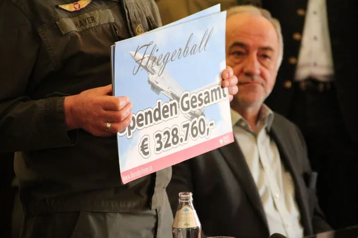 Für Mayer ist es der letzte Fliegerball als Organisator. Ihm folgt Andreas Zitz nach.