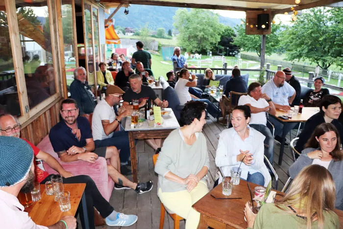Viele Gäste kamen nach der Coronapause zum 2. Livekonzert von Teresa &amp; her Moorchestra nach Ossiach!