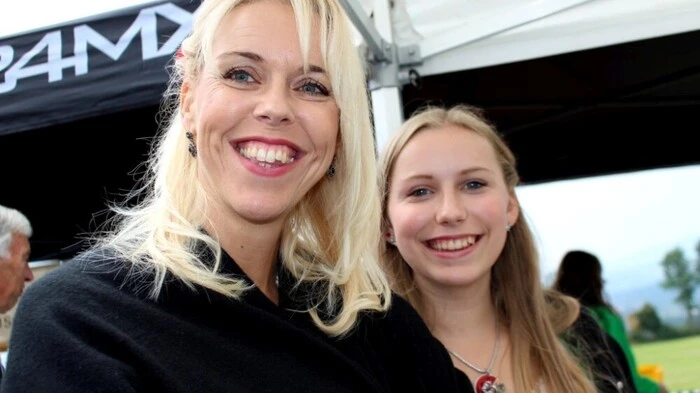 Fleißig probiert und genascht wurde beim 1. Wechsellandkorbfest in Flourl's Schenke in Bergen bei Dechantskirchen.
