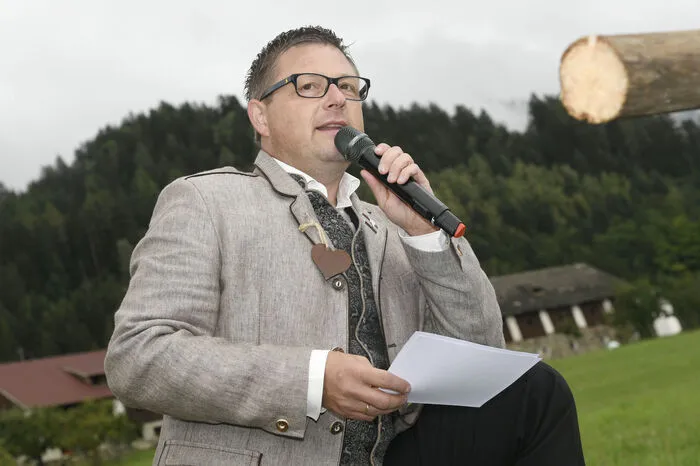 Moderierte den Ablauf des Festzuges: Tourismuschef Hellmuth Koch.