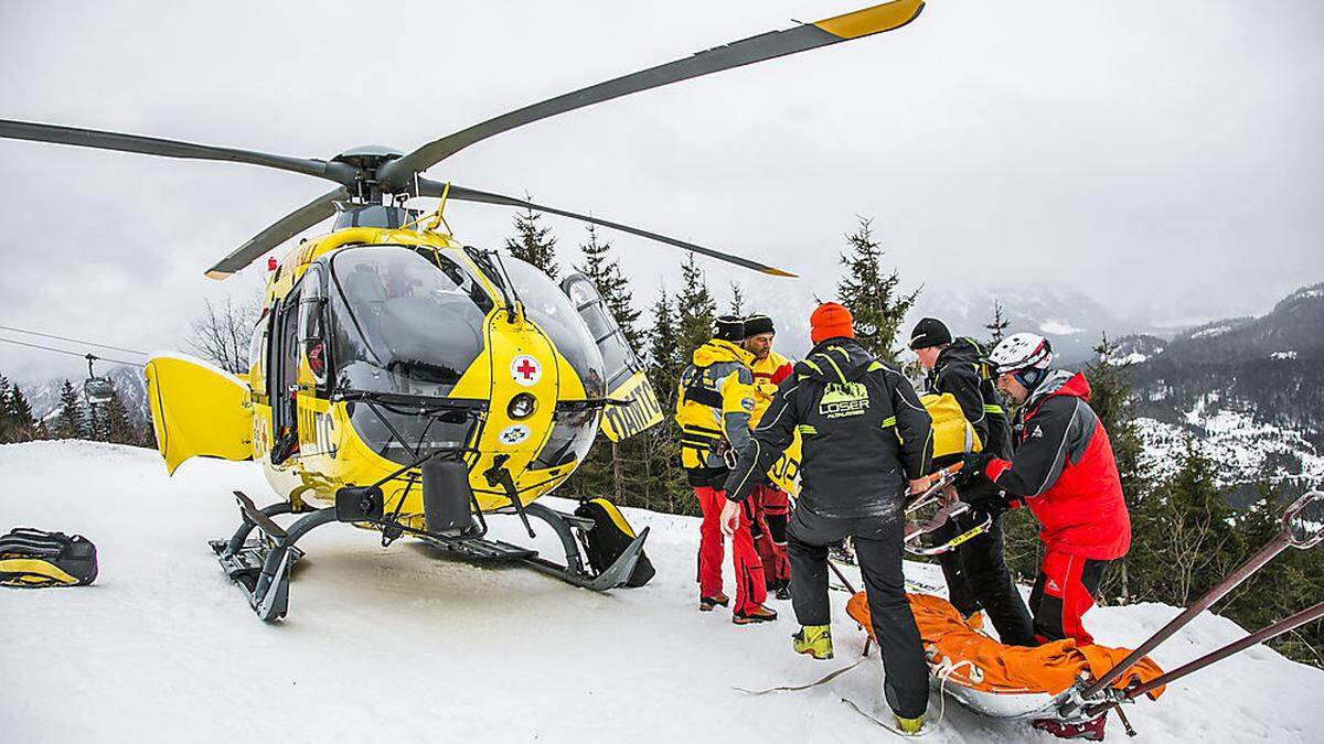 Hochbetrieb für die Flugretter (Sujet)