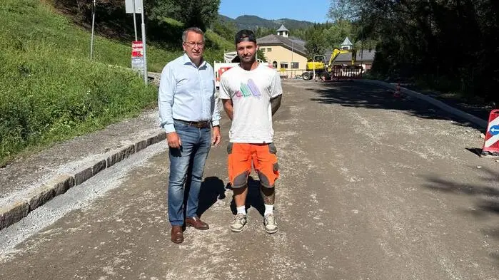 Bürgermeister Johannes Schmid (links) mit dem Projektleiter