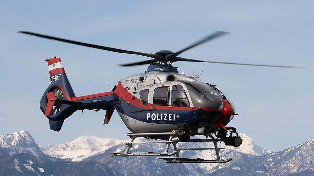 Der Polizeihubschrauber Libelle barg den Mann mittels Seil