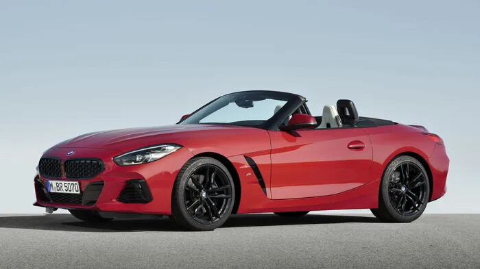 Pünktlich zum Saisonstart im Frühjahr 2019 bringt BMW den neuen Z4 an den Start, der bei Magna-Steyr parallel zum technischen Schwestermodell Toyota Supra in Graz gebaut wird.