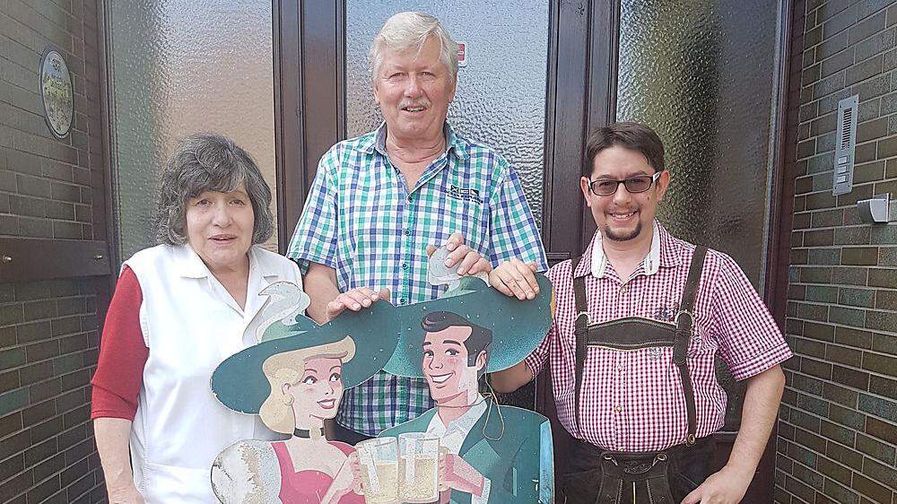 Sie schupfen den Betrieb: Mama Brigitte, Papa Josef und Sohn Emil 