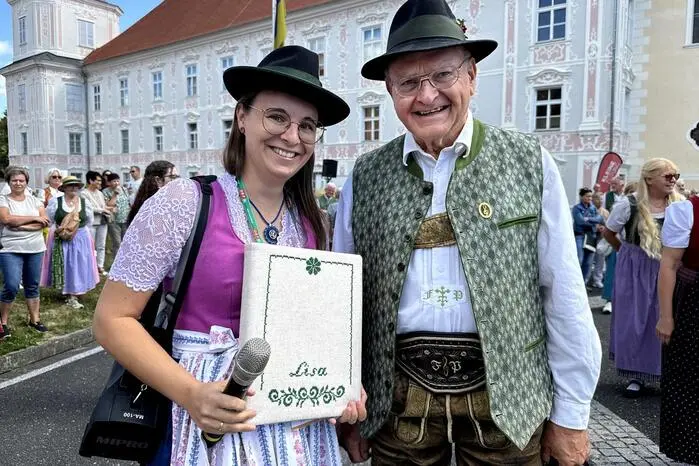 250 Akteure von Chören, über Volkstanz- und Musikgruppen bis hin zur musikalisch-literarischen Wanderung mit Lisa Lenz zelebrierten die facettenreichen Regionen der Steiermark ihre Lebensart, Volkskultur, Handwerkskunst, Musik und Kulinarik
