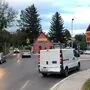 Im Jänner wurde an dieser Kreuzung in Graz-Andritz ein Zebrastreifen entfernt, jetzt werden Autofahrer per Warnschild vor "querenden Fußgängern" gewarnt