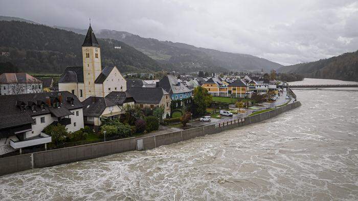 Auch in Lavamünd stieg der Wasserpegel deutlich an