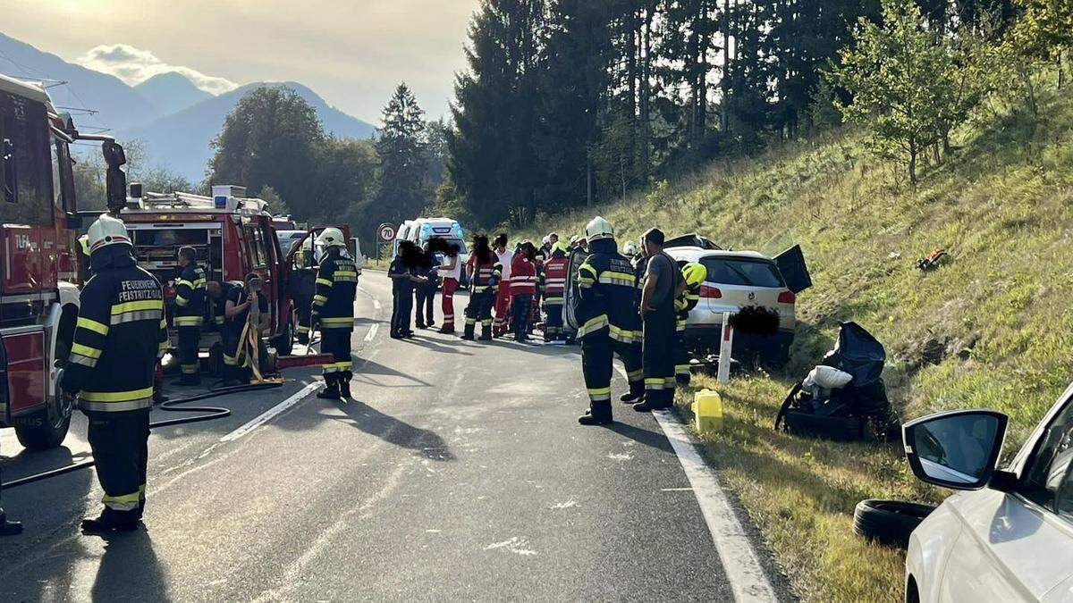 Ein Unfall auf der Gailtalstraße forderte am Sonntag gegen 17 Uhr drei Schwerverletzte