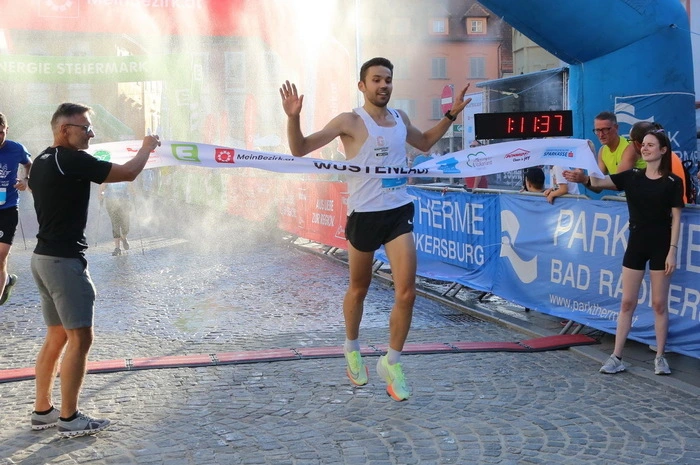 Schrank siegte im Halbmarathon bei den Herren. 