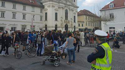 Die Demonstranten versammelten sich ab 13.20 Uhr am Mariahilferplatz