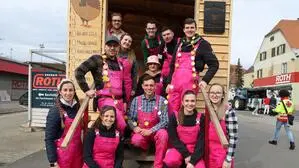 300 Masken zogen durch Gnas.