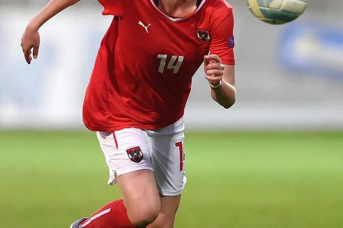 Barbara Dunst erklärt ihre Teamkolleginnen sogar zu ihren Glücksbringern. „Deshalb brauche ich keine extra mitnehmen. Sie sind auch meine besten Freundinnen“, sagt die 19-Jährige.