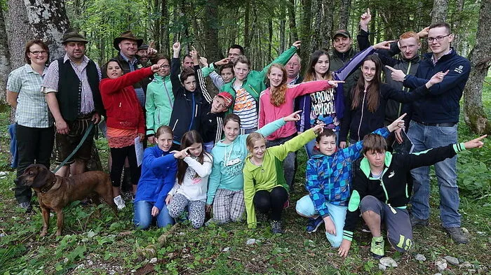 15 heimische Vögel mussten die Schüler im Wald finden. Die 1. B-Klasse hat 14 Vögel entdeckt