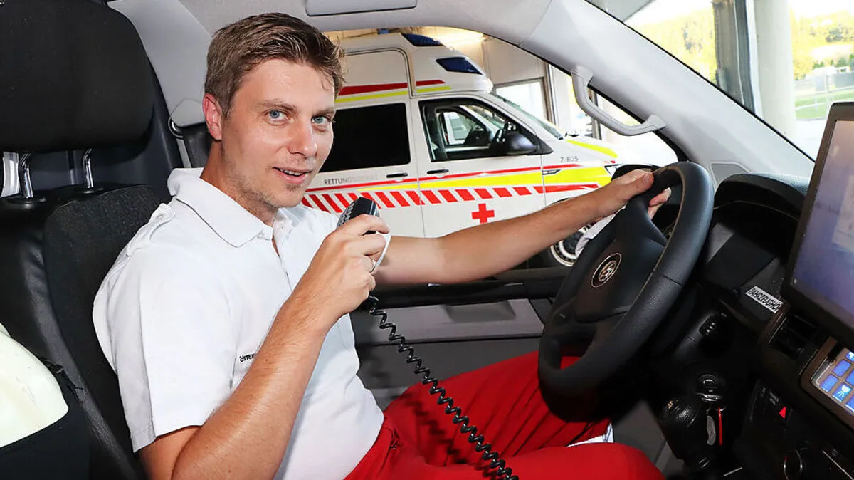 Seit 18 Jahren sitzt Markus  Eggerer im Rettungswagen 