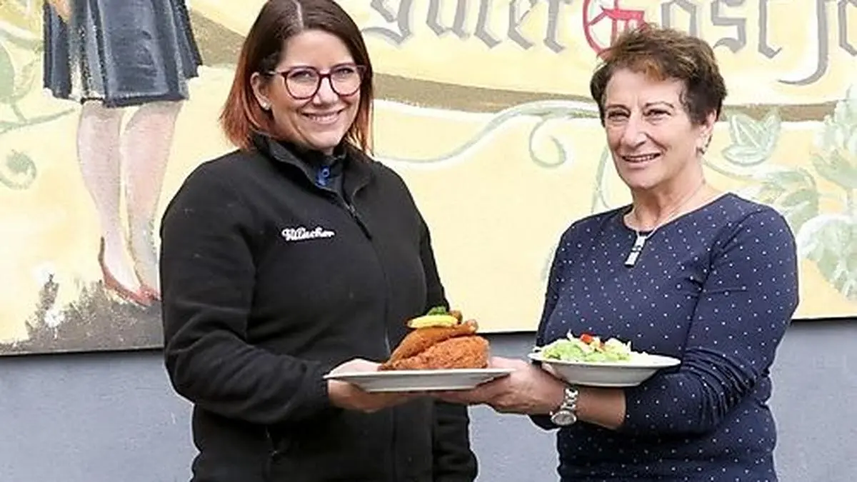 Schon im Vorjahr luden Sabrina Pappler (links) und Karoline Haberl zur "Kadölla Wiesn"