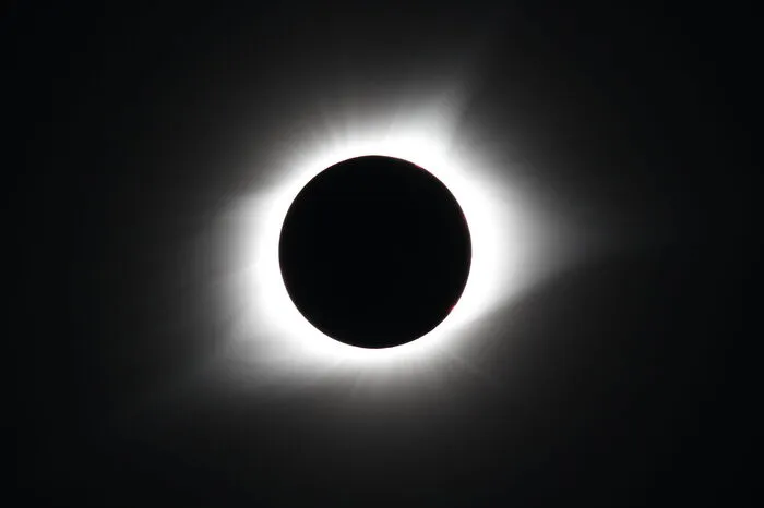 Also flog Sudy mit seinem Experten-Kamera-Equipment Richtung "Irgendwo im Nirgendwo". Er flog nach Idaho und verfolgte die "Eclipse" von Rexburg im sehr nordwestlich der USA gelegenen Bundesstaat.