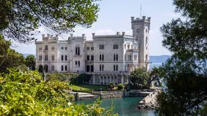 Tickets für Schloss Miramare sollte man nur bei offiziellen Stellen kaufen