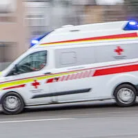 Ein Rettungsauto des Roten Kreuzes war in einen schweren Unfall verwickelt (Archivbild)