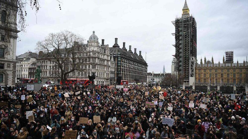 Mahnwache für die ermordete Sarah Everard in London 