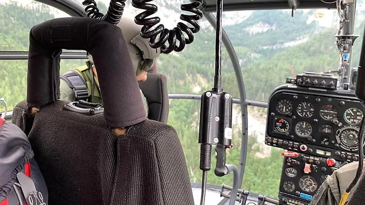 Heeres-Hubschrauber flog die Einsatzkräfte in die Elmgrube