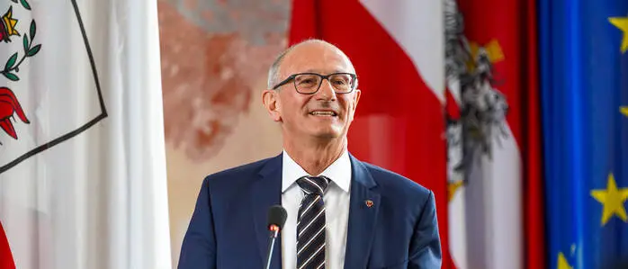 Der Tiroler Landeshauptmann Anton Mattle (ÖVP) will den Pensionsantritt an die Arbeitsjahre knüpfen