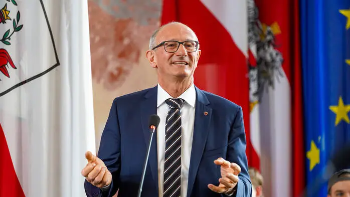 Der Tiroler Landeshauptmann Anton Mattle (ÖVP) will den Pensionsantritt an die Arbeitsjahre knüpfen