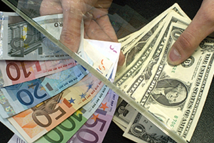 Eine Semmel kostet 50 Cent; dann beträgt die Kaufkraft des Euro zwei Semmeln. Erhöht sich der Preis der Semmeln, sinkt die Kaufkraft. Verdoppeln sich alle Preise, halbiert sich die Kaufkraft: Man bekommt für einen Euro nur noch eine Semmel.