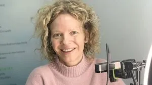 Anita Kloss-Brandstätter aus Oberdrauburg erklärt als "Sciencebarbie" Mathematik